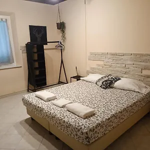 https://smile-tower-house.it-tuscanyhotel.com